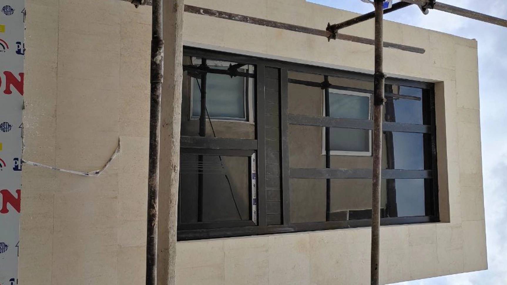 اجرای پنجره upvc دورو لمینت مشکی اجرای پنجره upvc دورو لمینت مشکی