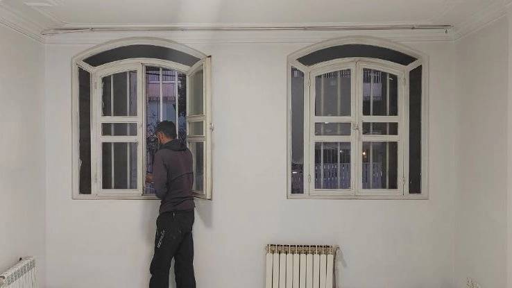 تعویض درب وپنجره های قدیمی بدون تخریب در یک روز تعویض درب وپنجره های قدیمی بدون تخریب در یک روز